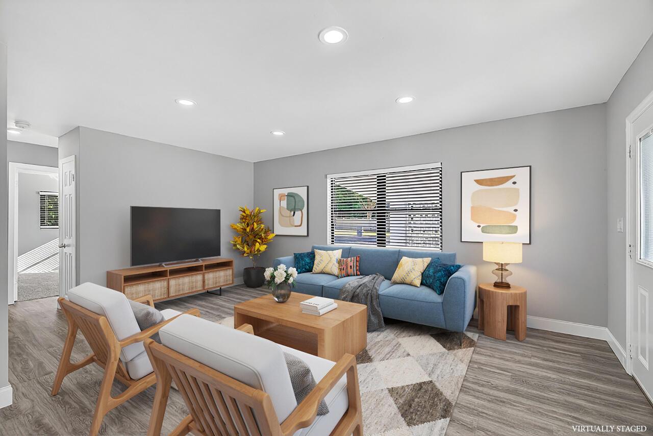 GREENWOOD VILLAGE SUB UNI - Residential