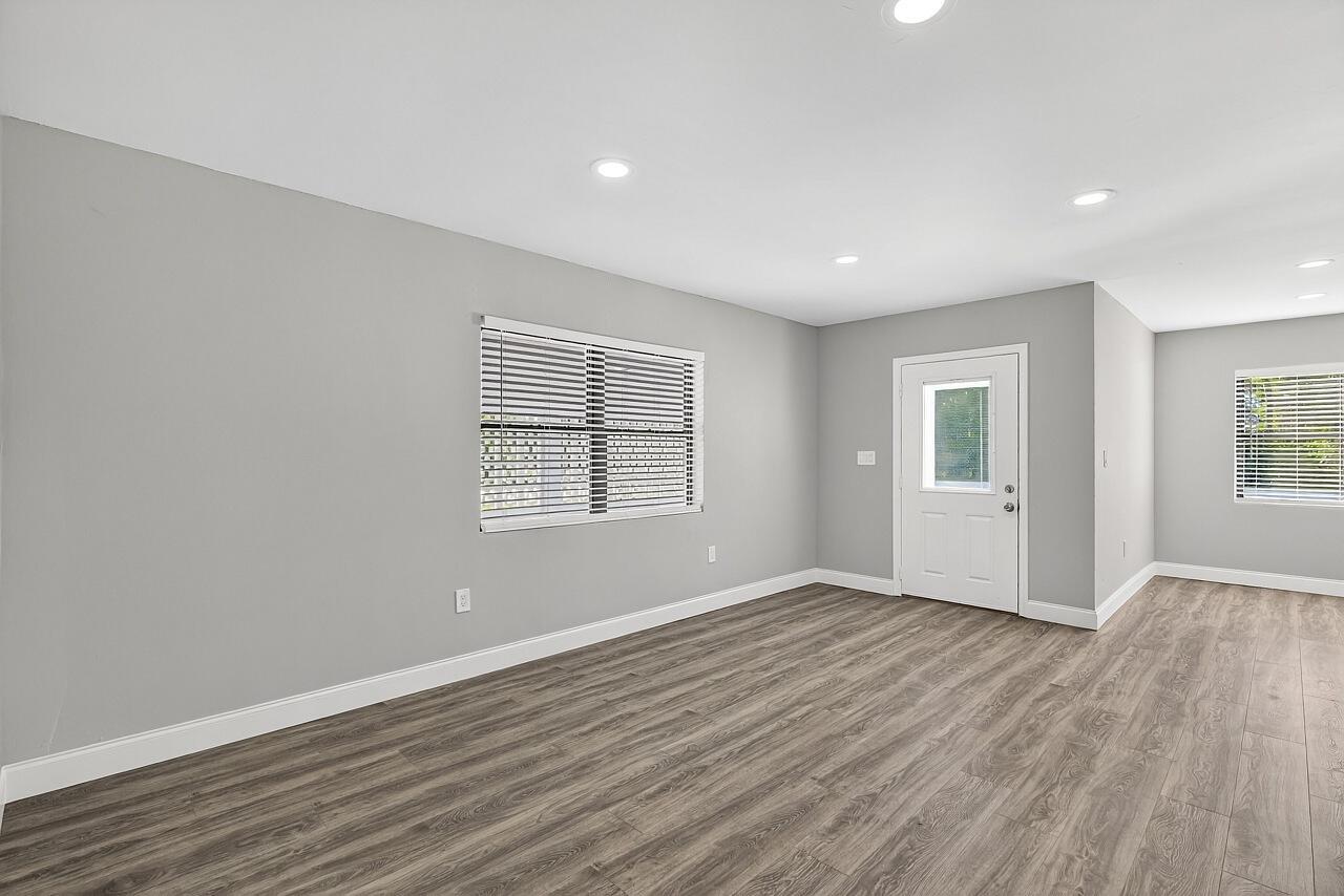 GREENWOOD VILLAGE SUB UNI - Residential