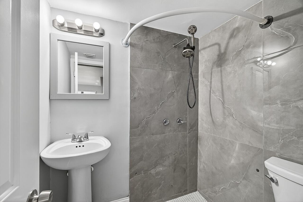 GREENWOOD VILLAGE SUB UNI - Residential