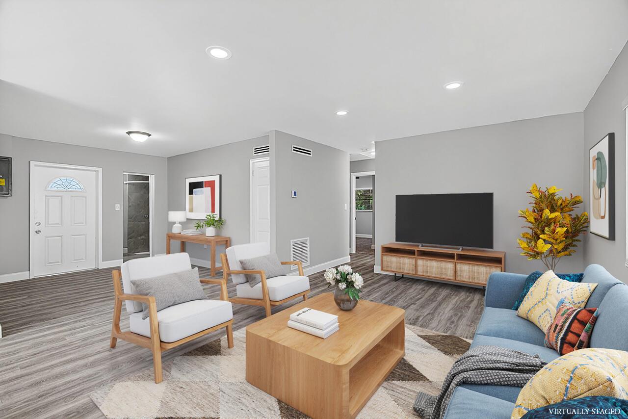 GREENWOOD VILLAGE SUB UNI - Residential