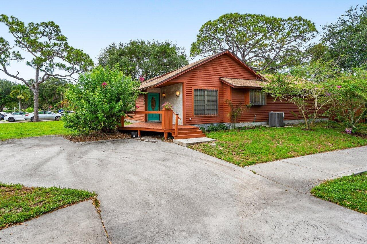 4744 Dolphin Drive