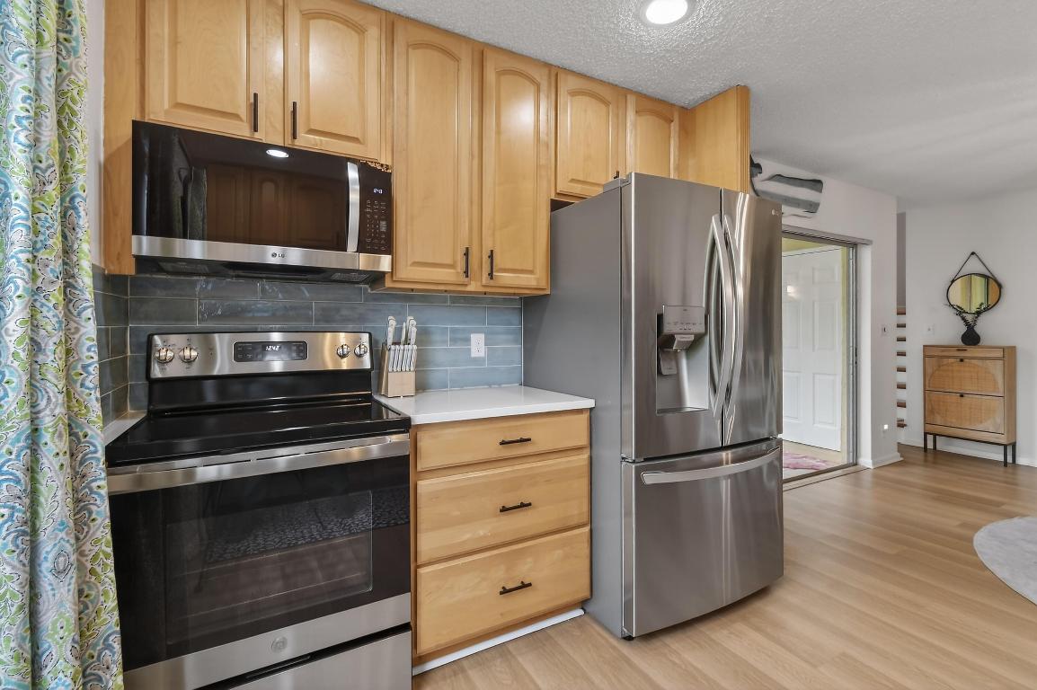 VILLAS ON THE GREEN CONDO - Residential