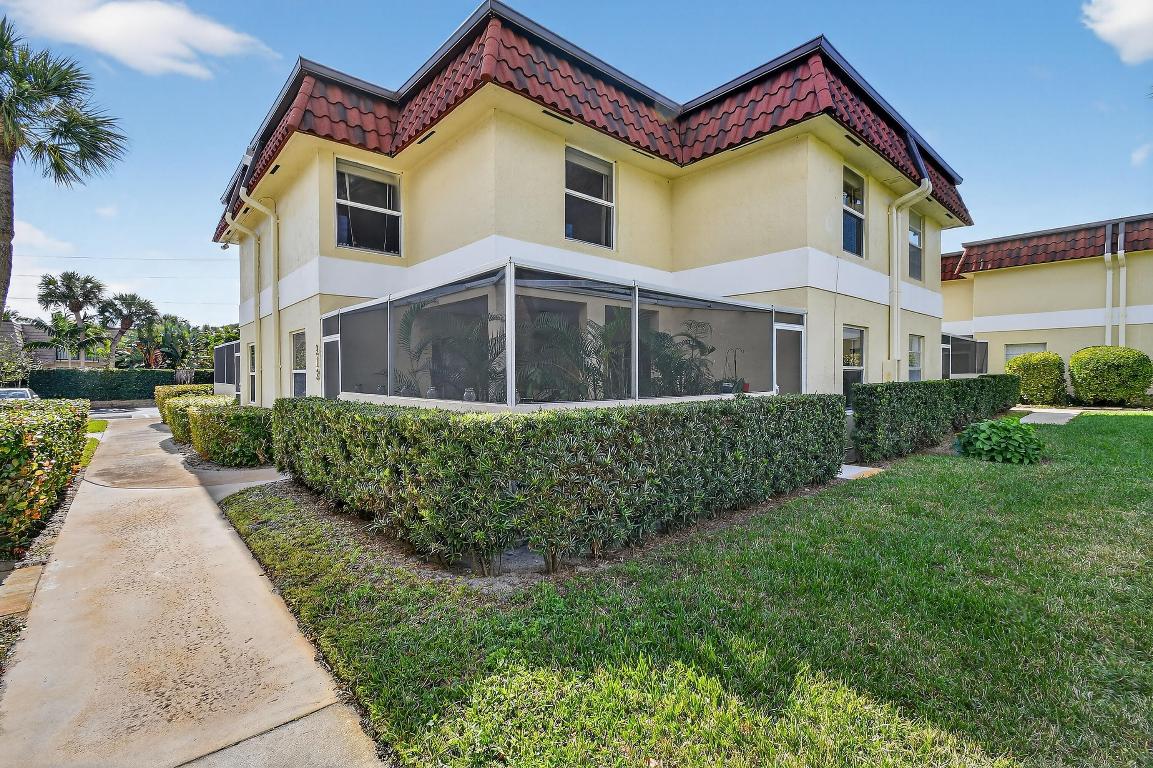 VILLAS ON THE GREEN CONDO - Residential