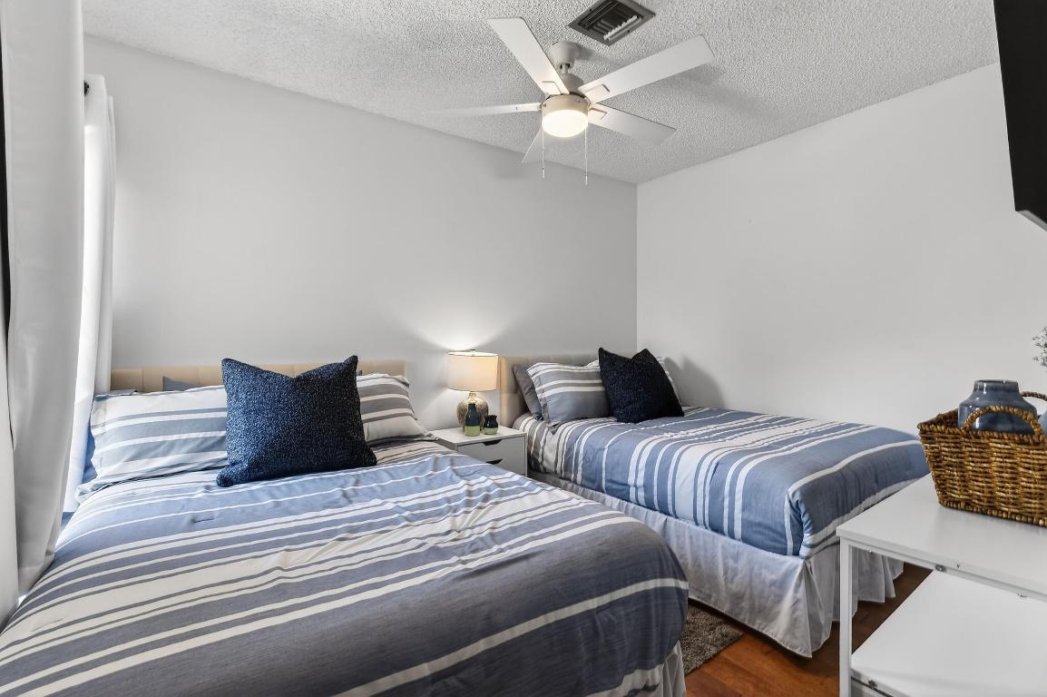 VILLAS ON THE GREEN CONDO - Residential