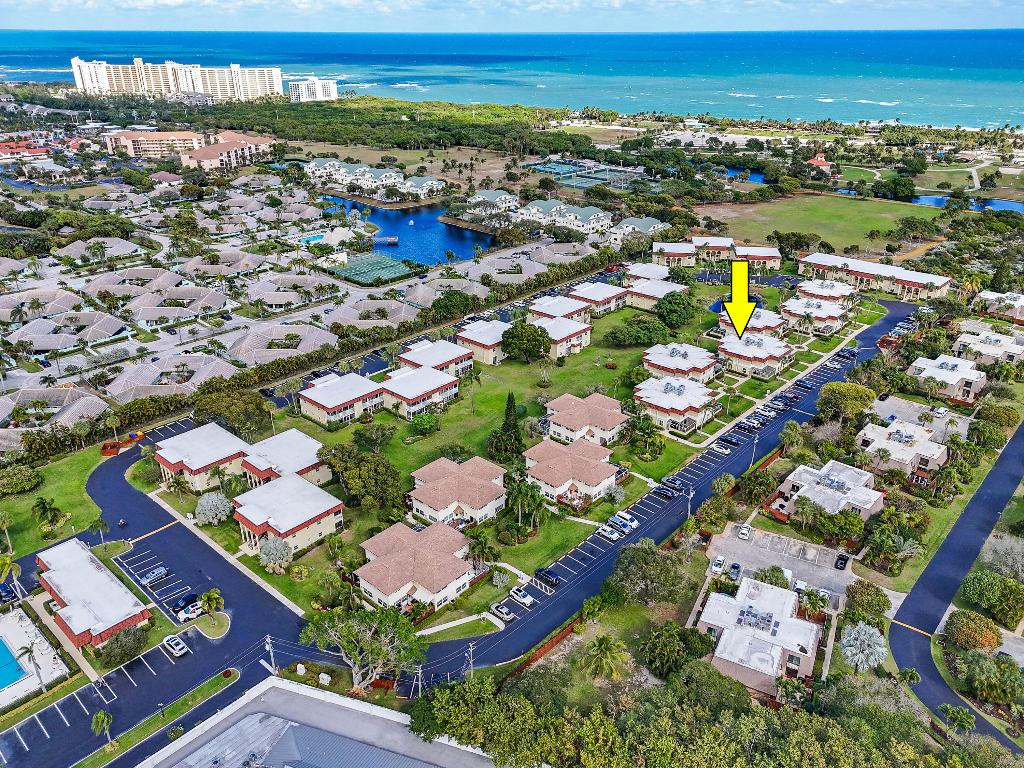 VILLAS ON THE GREEN CONDO - Residential