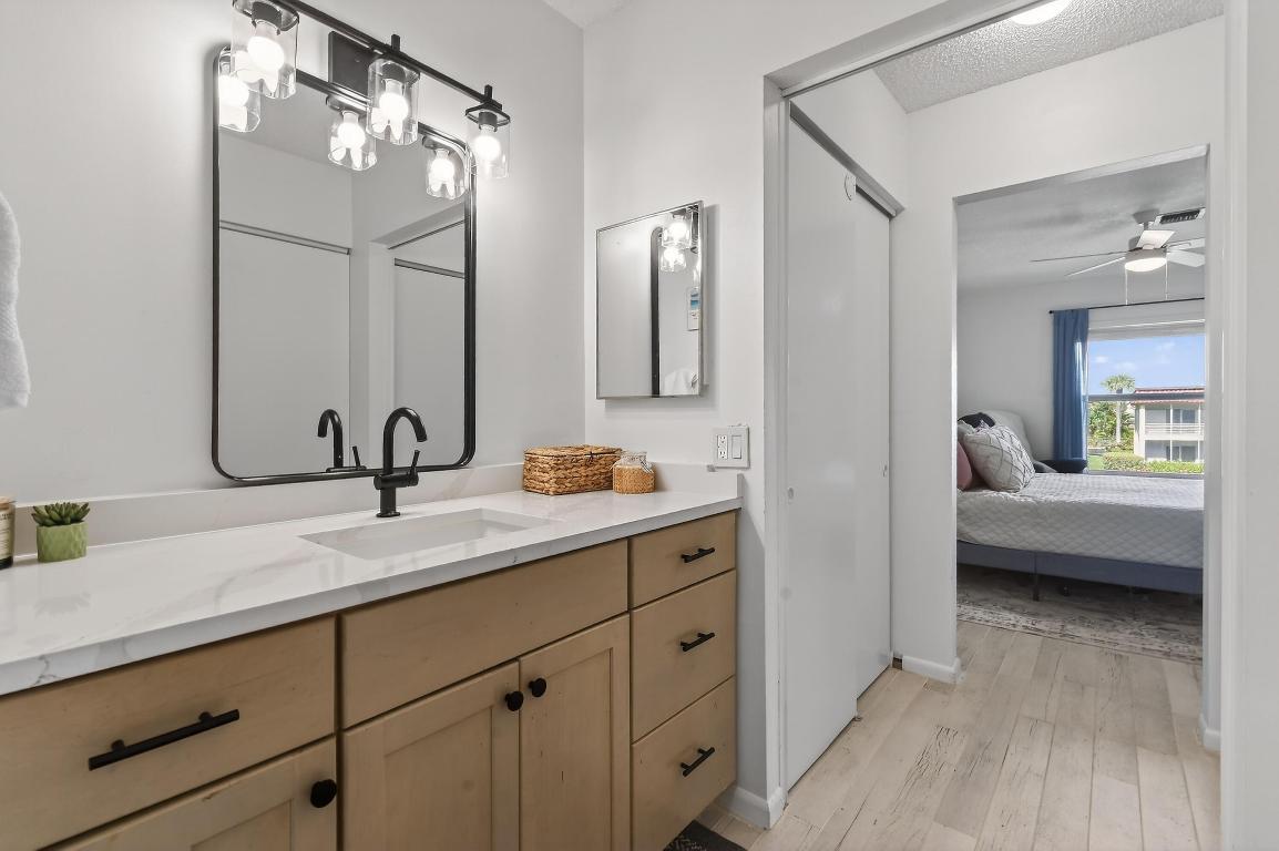 VILLAS ON THE GREEN CONDO - Residential