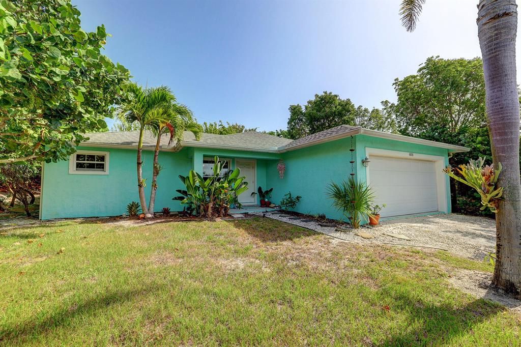 Photo of 4575 NE High View Terrace, Jensen Beach, FL 34957 (MLS # R10824489)