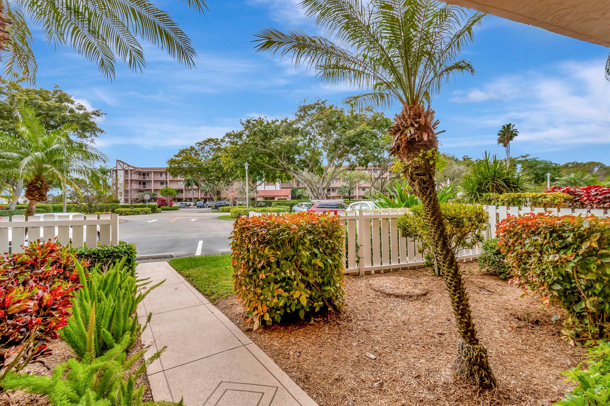 HUNTINGTON LAKES - Residential