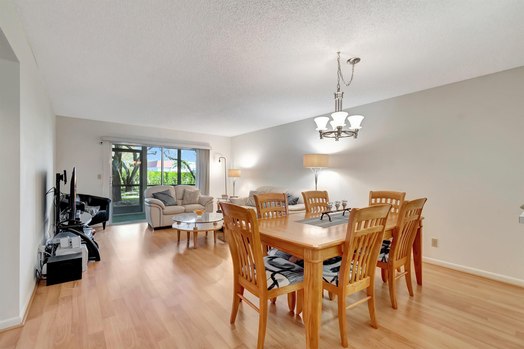 HUNTINGTON LAKES - Residential