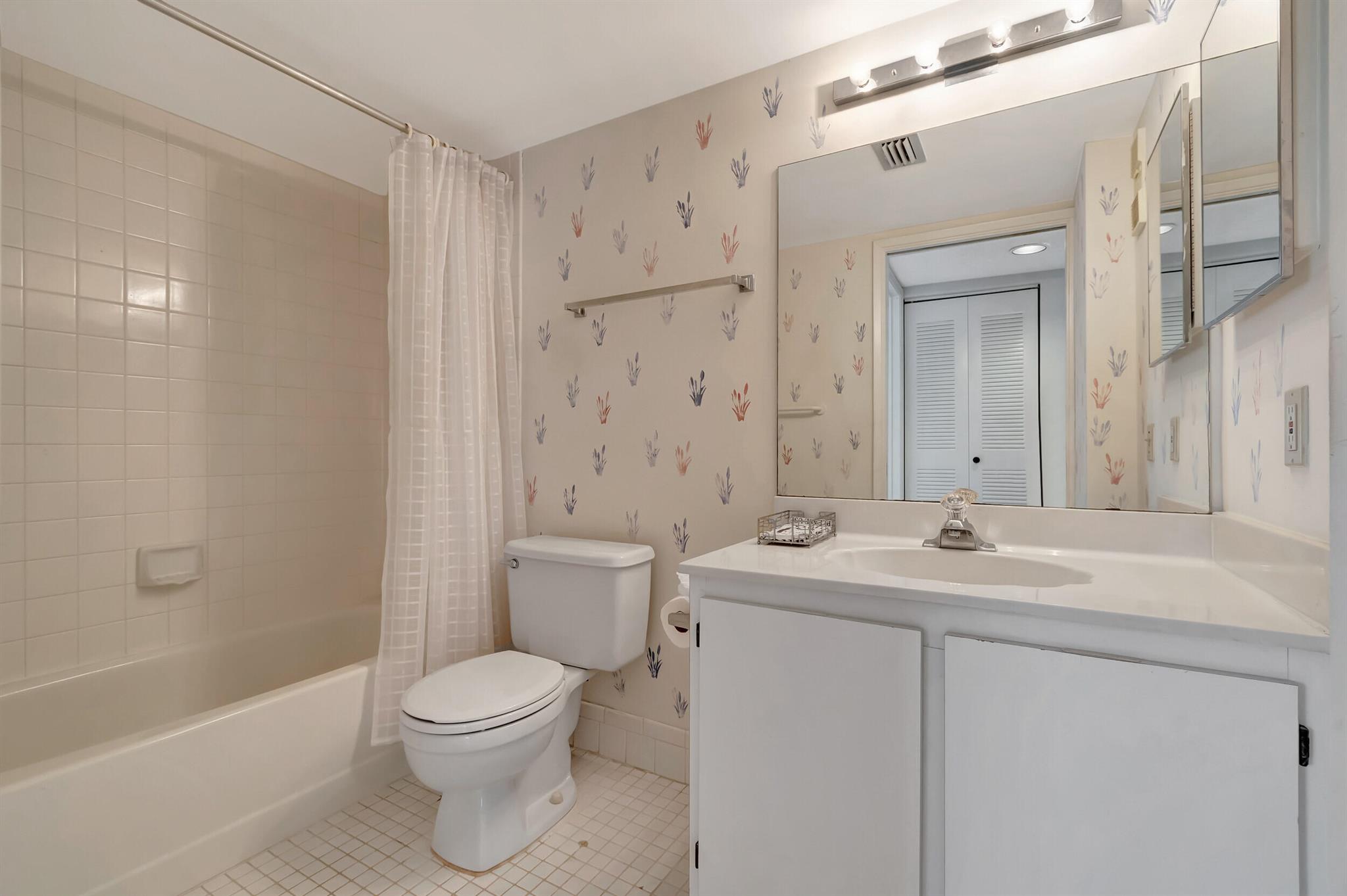 HUNTINGTON LAKES - Residential