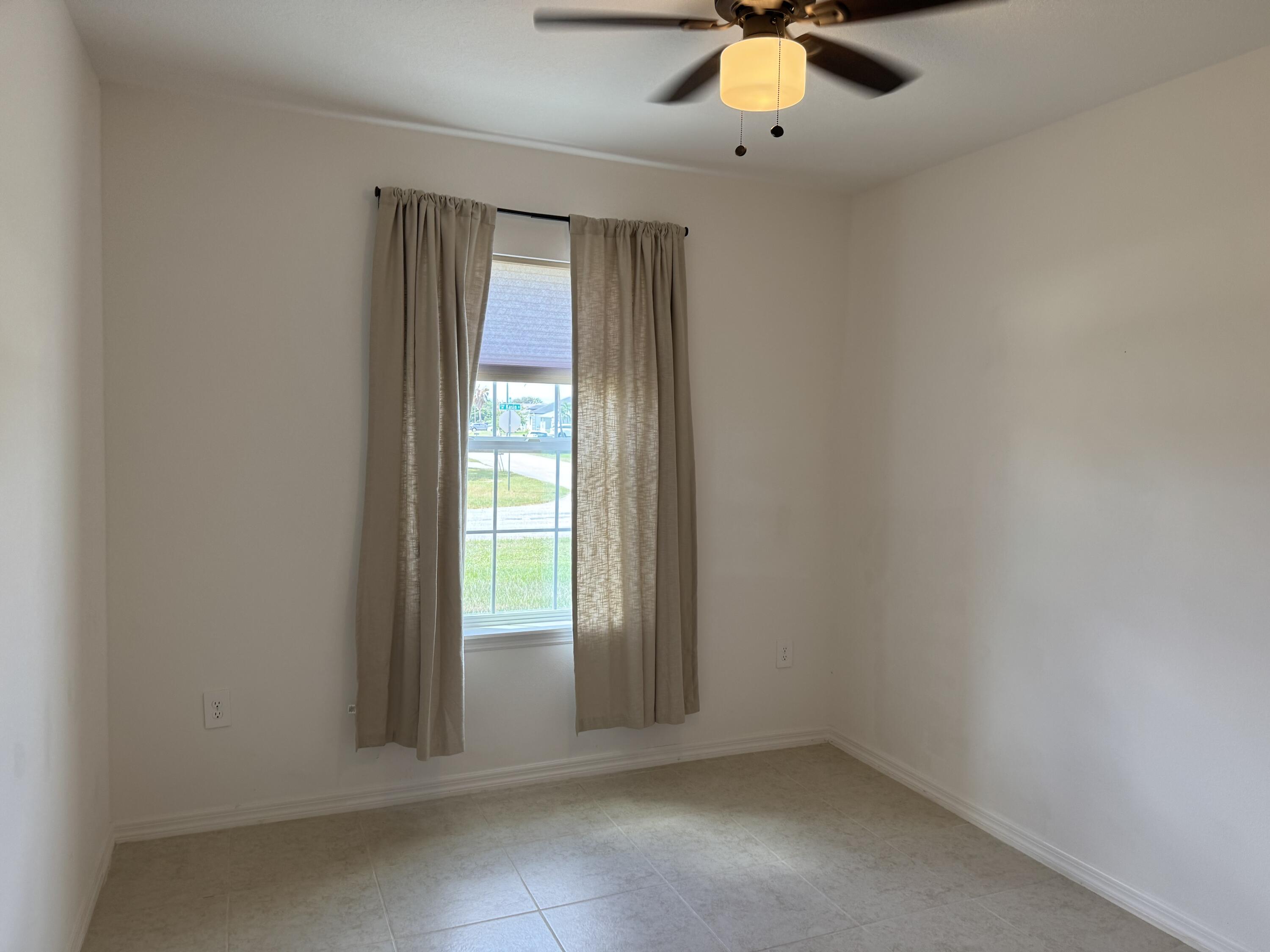 DARWIN/TULIP AREA - Residential Lease