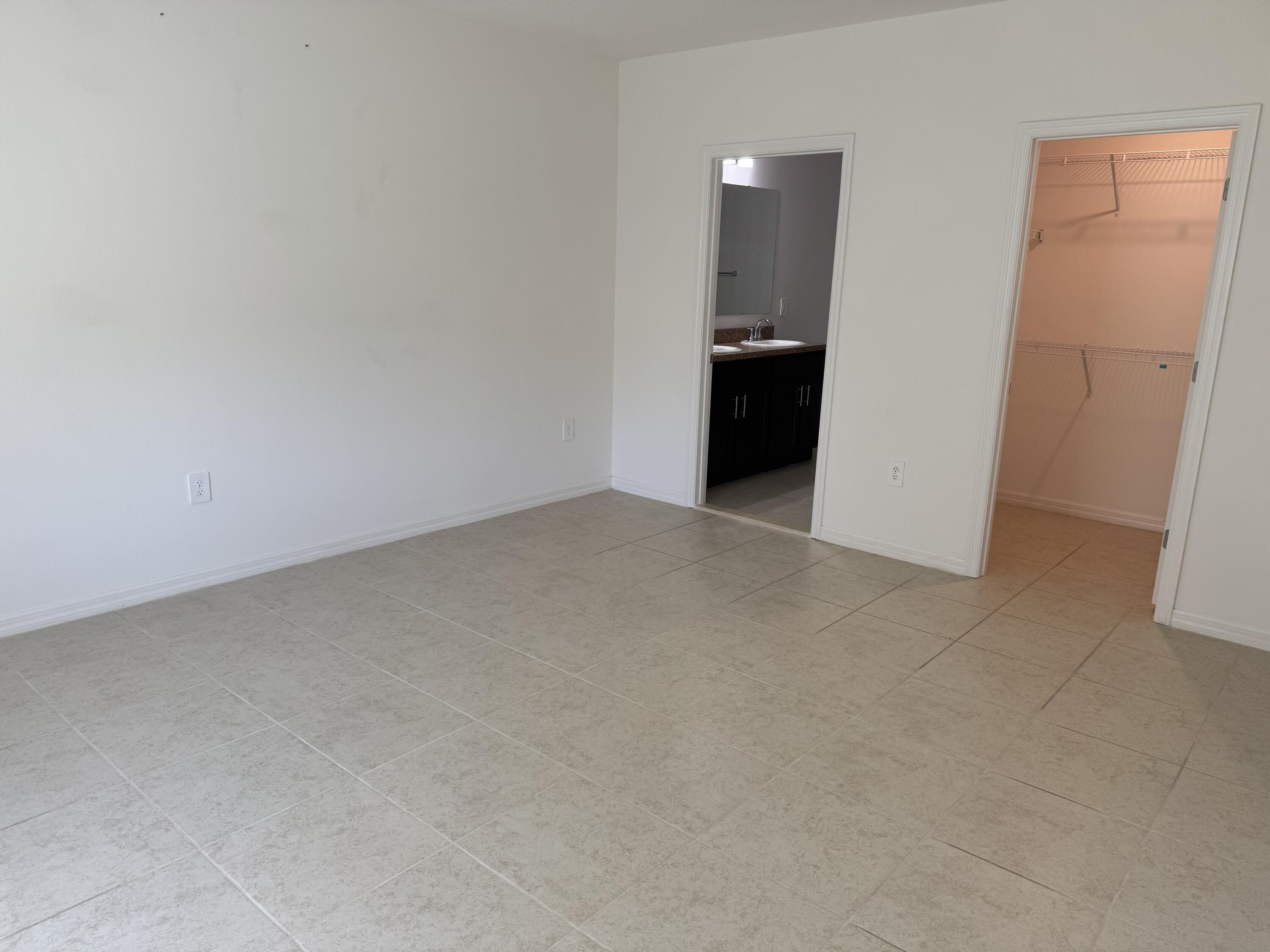 DARWIN/TULIP AREA - Residential Lease