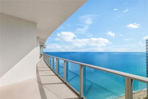 Condominium in Hollywood FL 4111 Ocean Dr 28.jpg