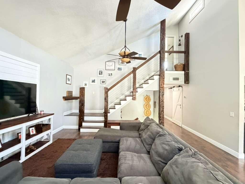 Photo of 13400 74th Avenue N, Seminole, FL 33776 (MLS # B26010952)