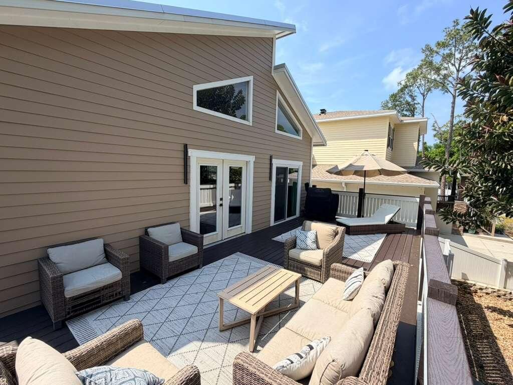 Photo of 13400 74th Avenue N, Seminole, FL 33776 (MLS # B26010952)