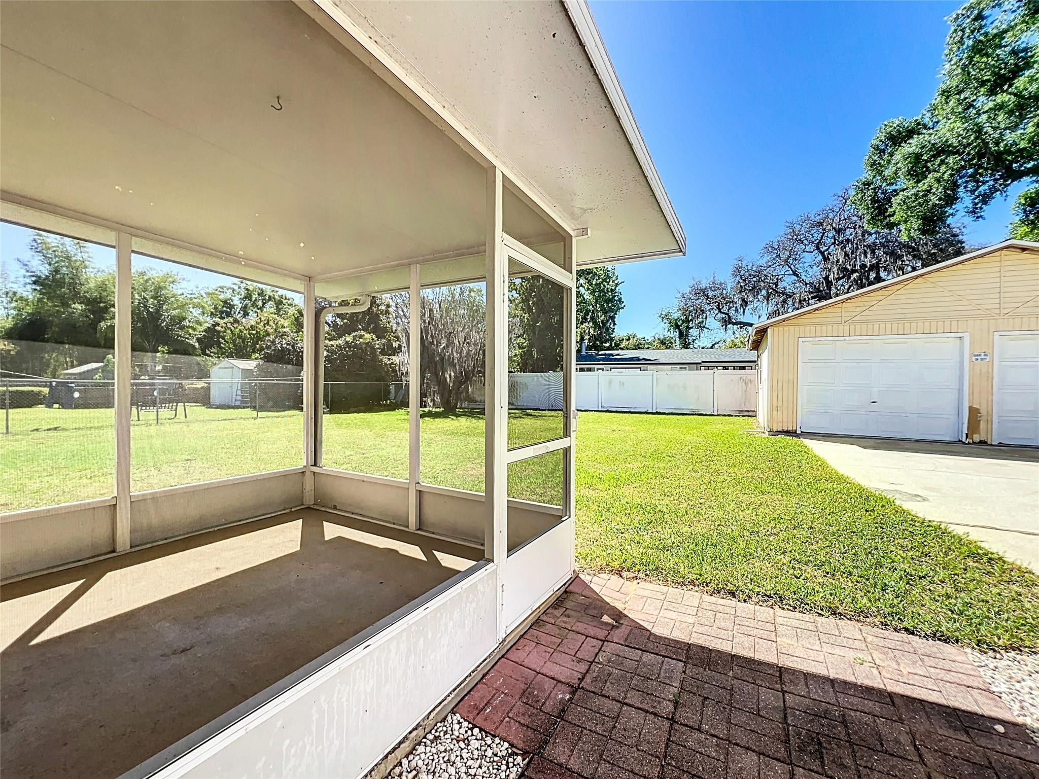 KILLARNEY CIRCLE - Residential