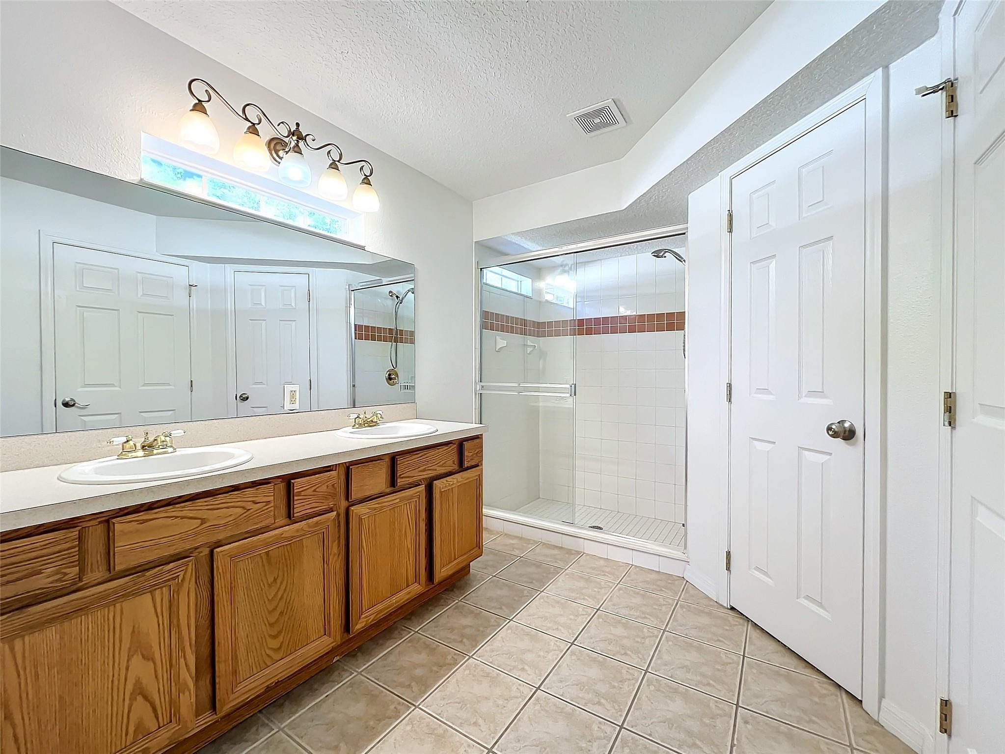 KILLARNEY CIRCLE - Residential