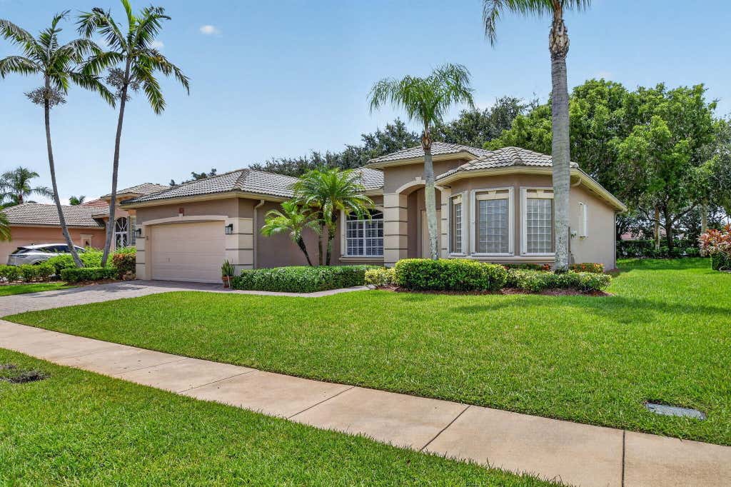 Photo of 9574 LANTERN BAY Circle, West Palm Beach, FL 33411 (MLS # B26064982)