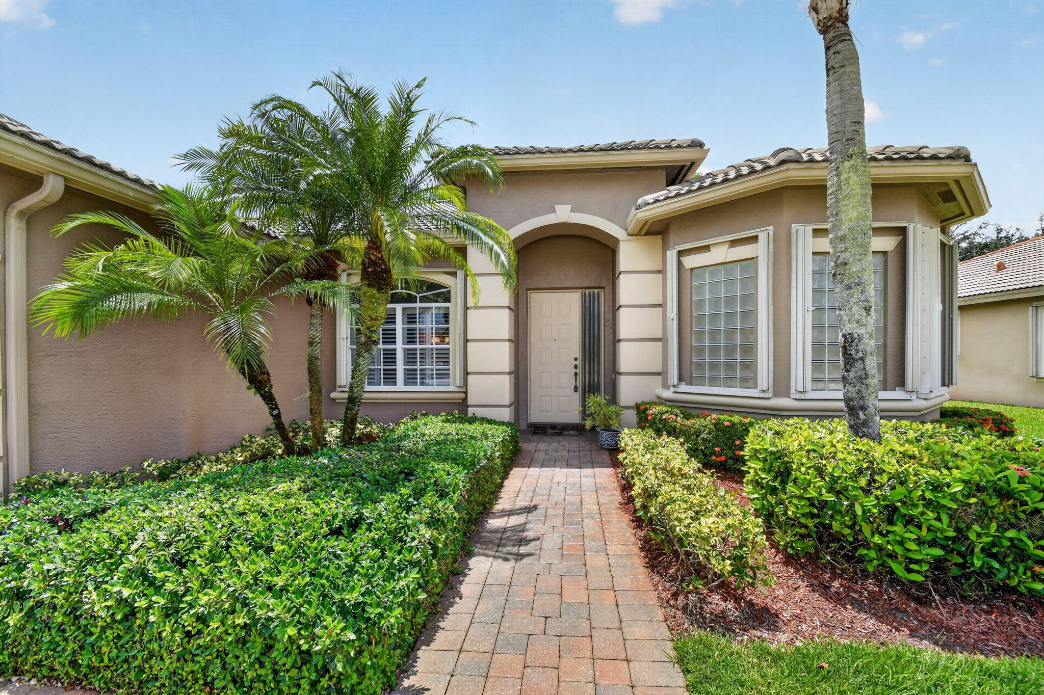 9574 LANTERN BAY Circle