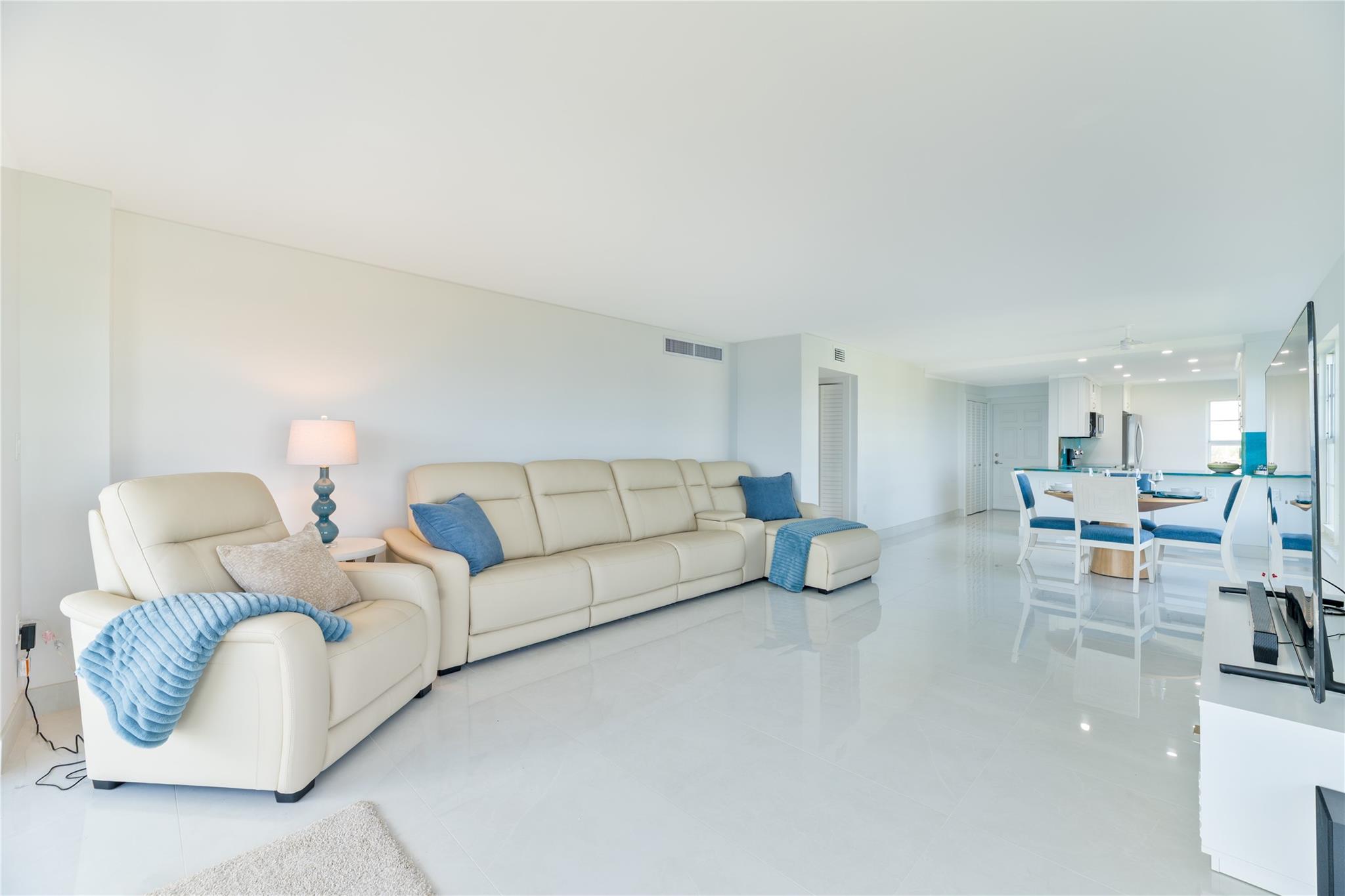 1021 HILLSBORO MILE 308