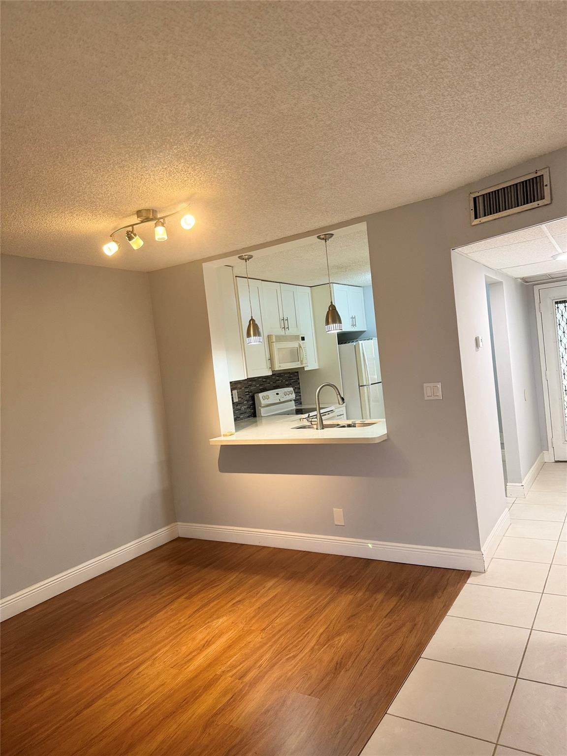 TRADEWINDS B CONDO - Residential