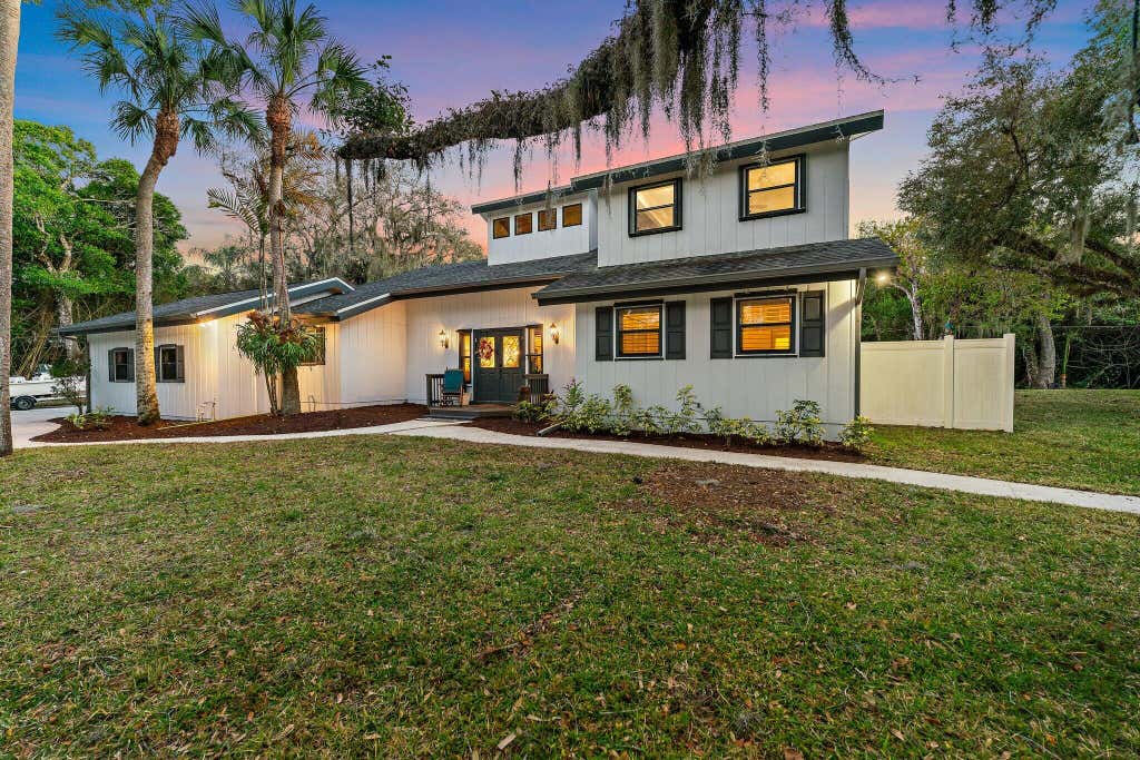 Photo of 6001 S Citrus Avenue, Fort Pierce, FL 34982 (MLS # B26040083)