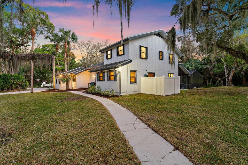 Photo of 6001 S Citrus Avenue, Fort Pierce, FL 34982 (MLS # B26040083)