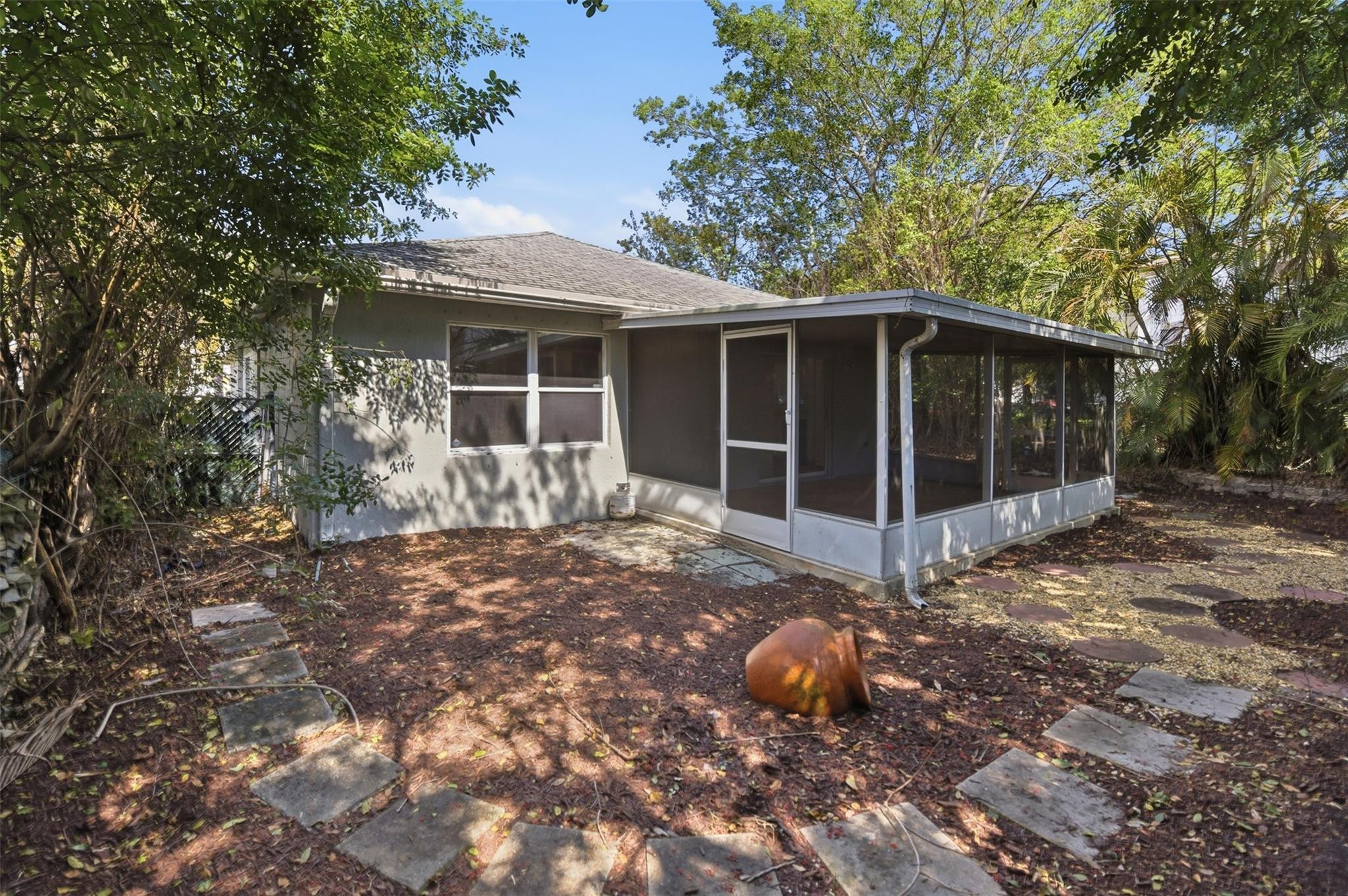 CRYSTAL KEY AT WOOLBRIGHT - Residential Lease