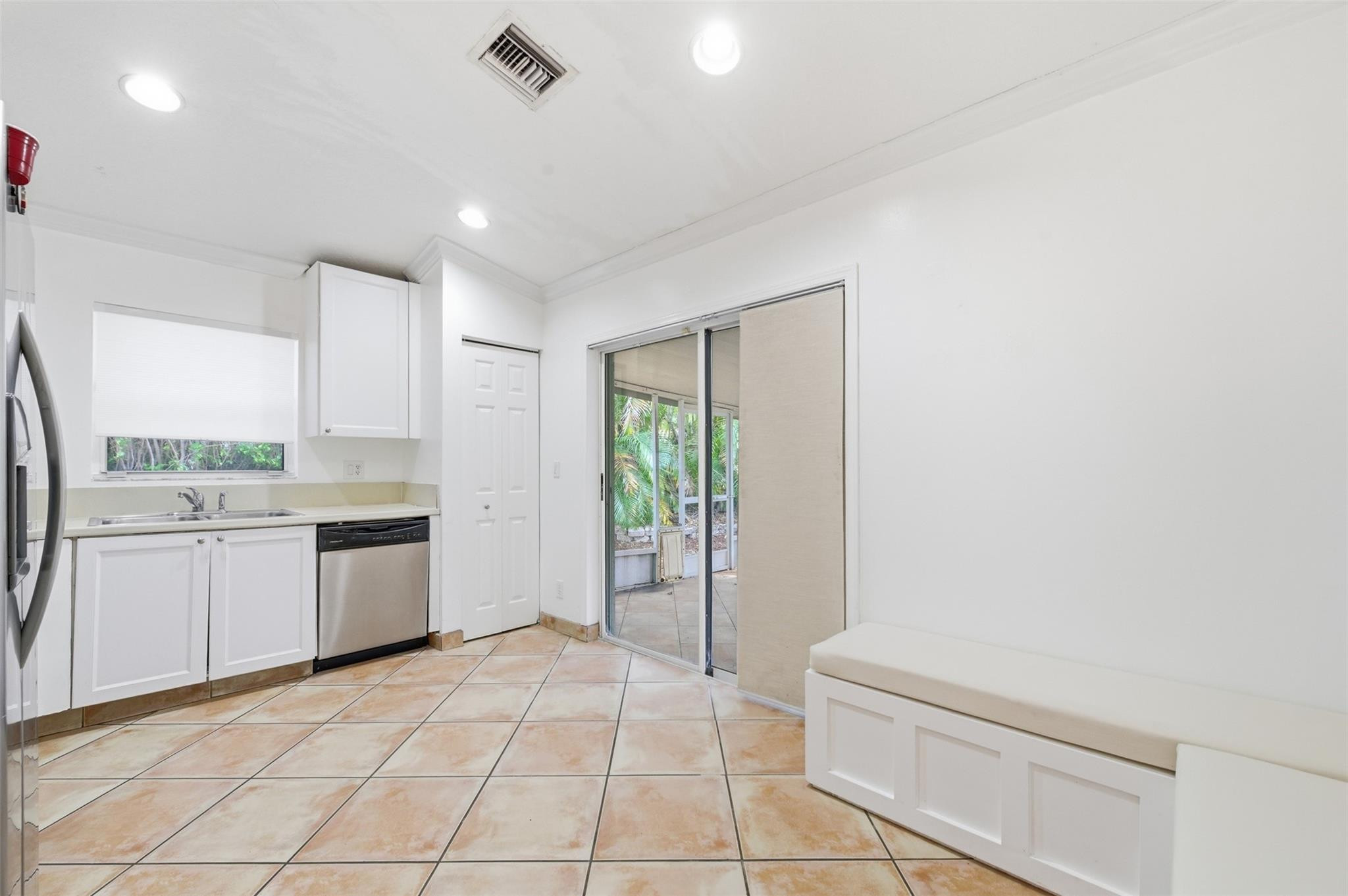 CRYSTAL KEY AT WOOLBRIGHT - Residential Lease