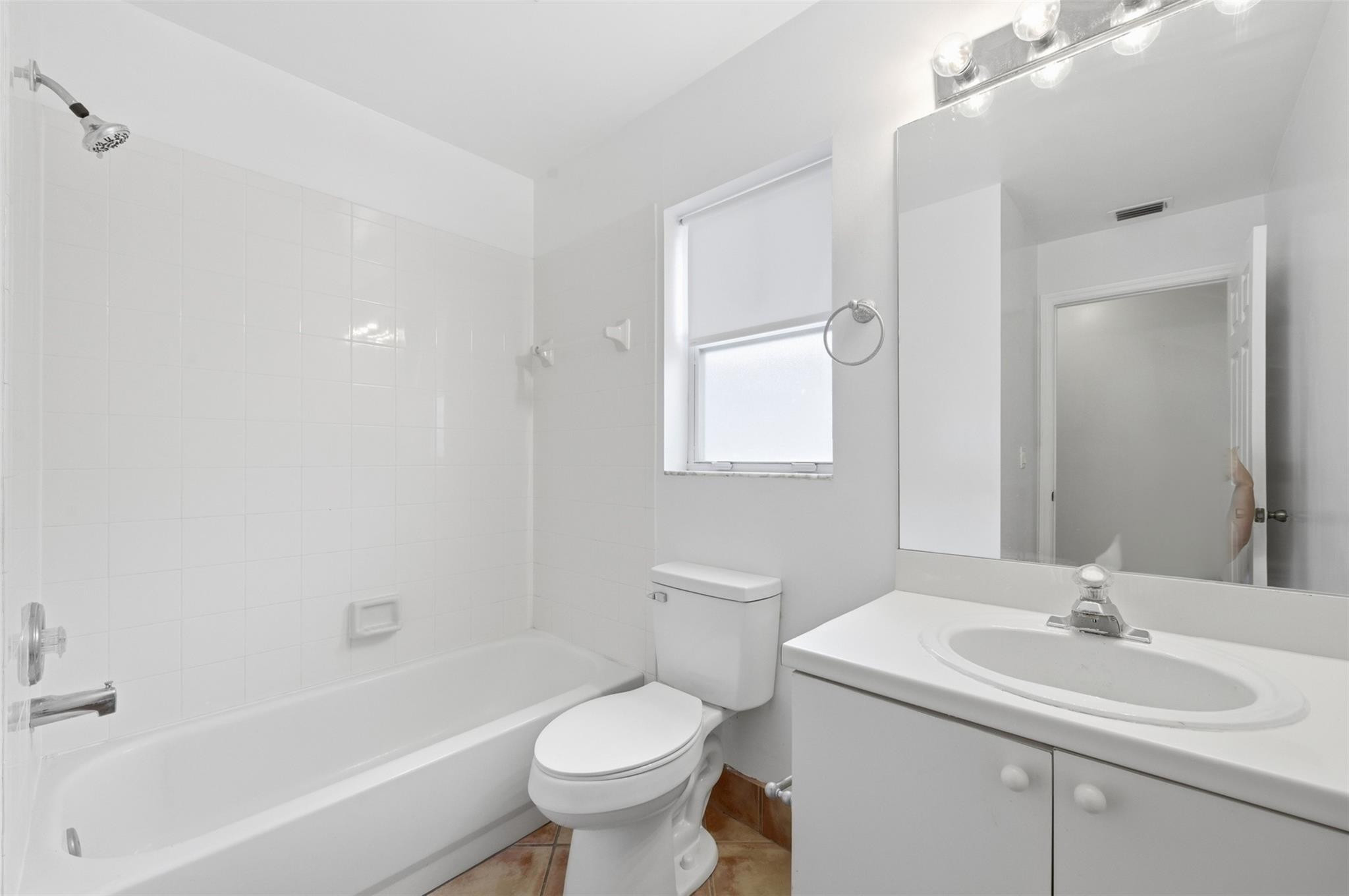 CRYSTAL KEY AT WOOLBRIGHT - Residential Lease