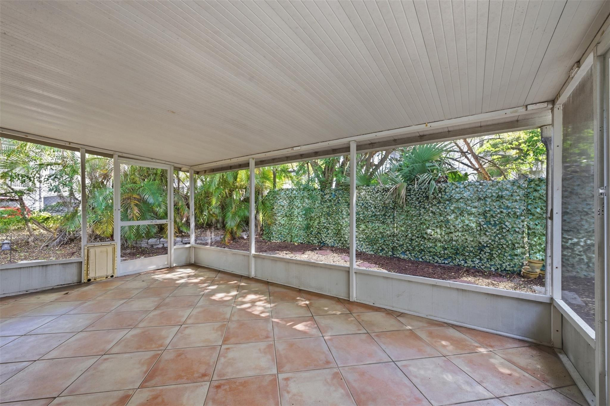 CRYSTAL KEY AT WOOLBRIGHT - Residential Lease