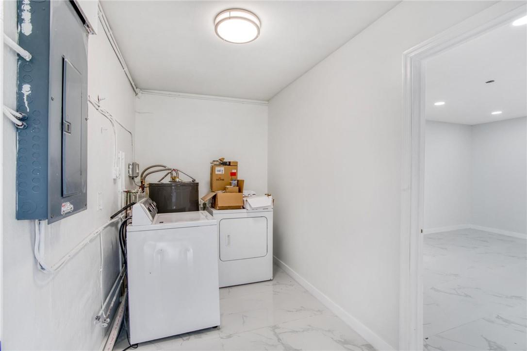 HOLLYWOOD HILLS - Residential Lease