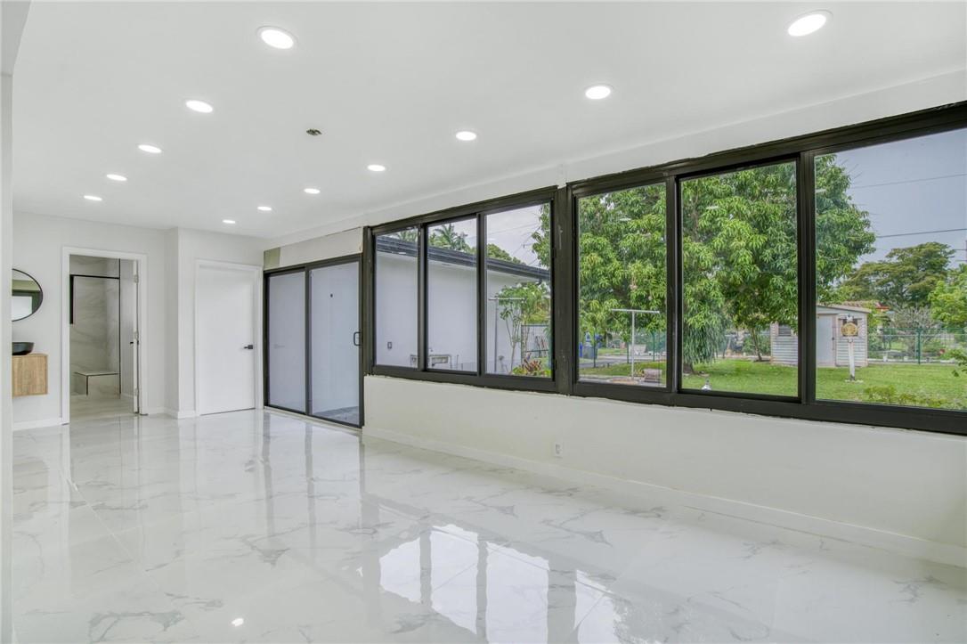 HOLLYWOOD HILLS - Residential Lease