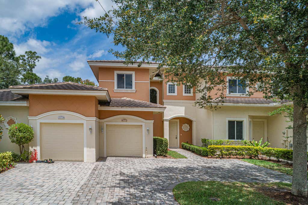 Photo of 2563 SW Stockbridge Sq Square SW, Vero Beach, FL 32962 (MLS # B26037388)
