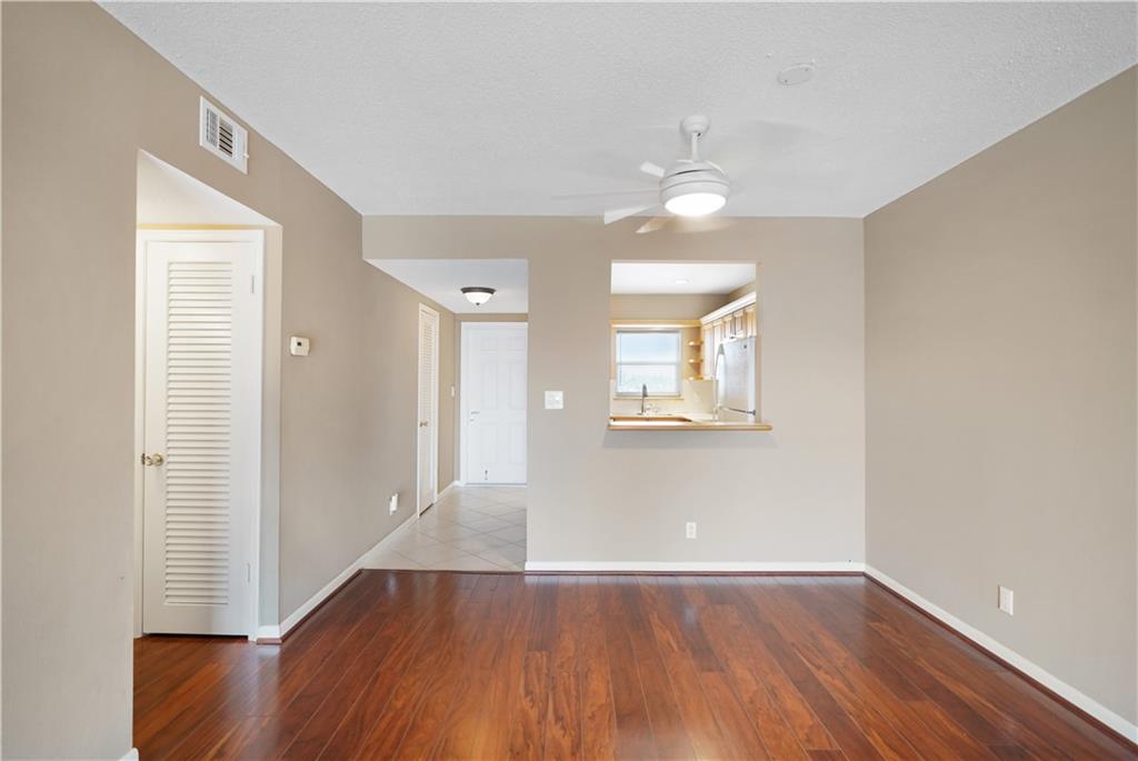 Hawthorne Manor - Residential