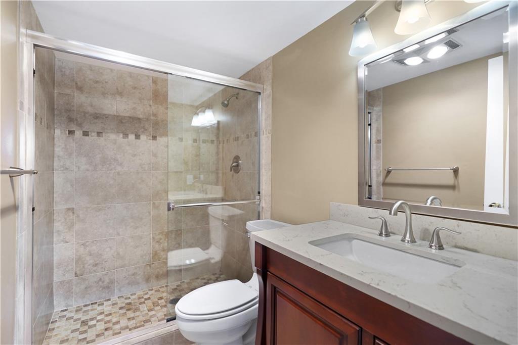 Hawthorne Manor - Residential