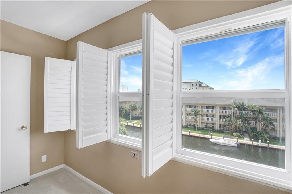 Hawthorne Manor - Residential