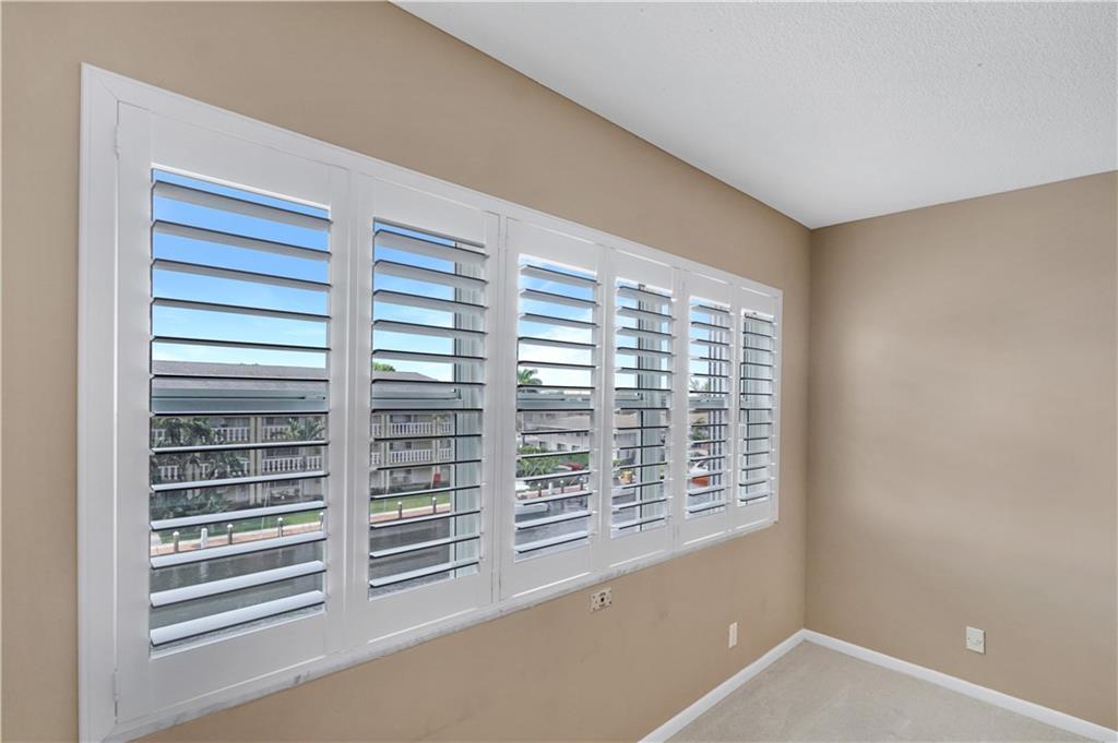Hawthorne Manor - Residential