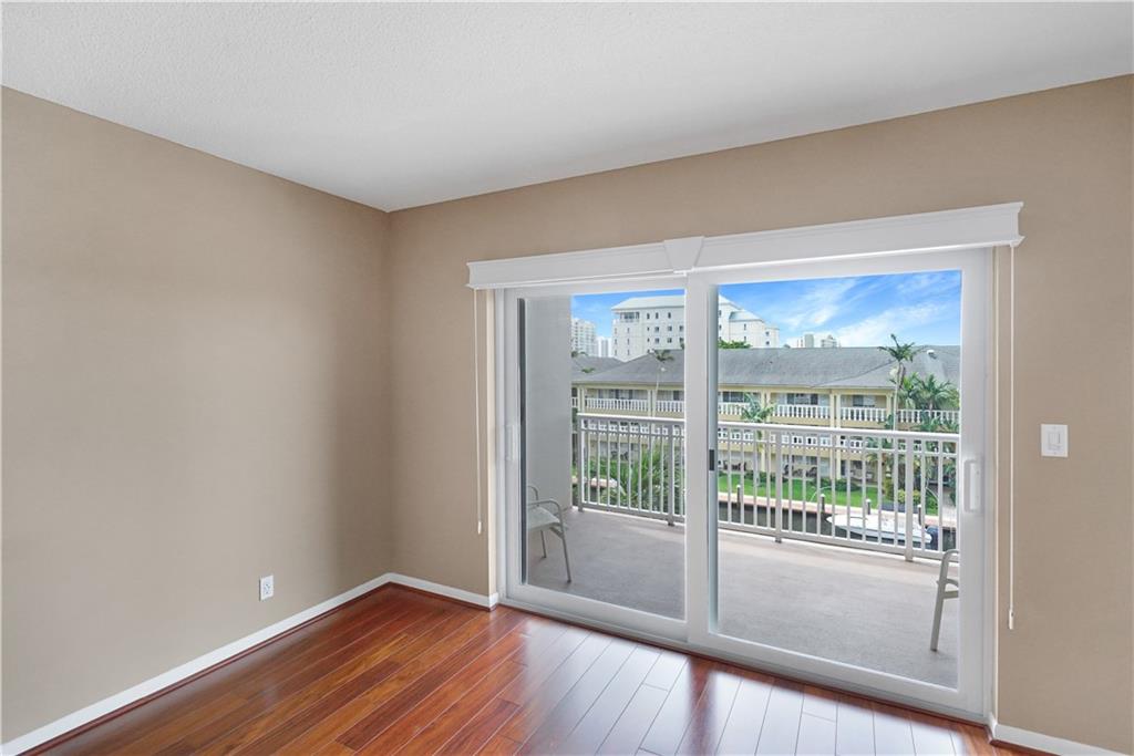 Hawthorne Manor - Residential