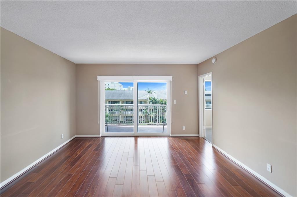 Hawthorne Manor - Residential