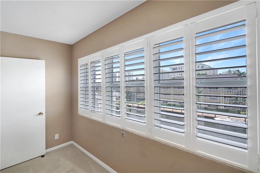 Hawthorne Manor - Residential