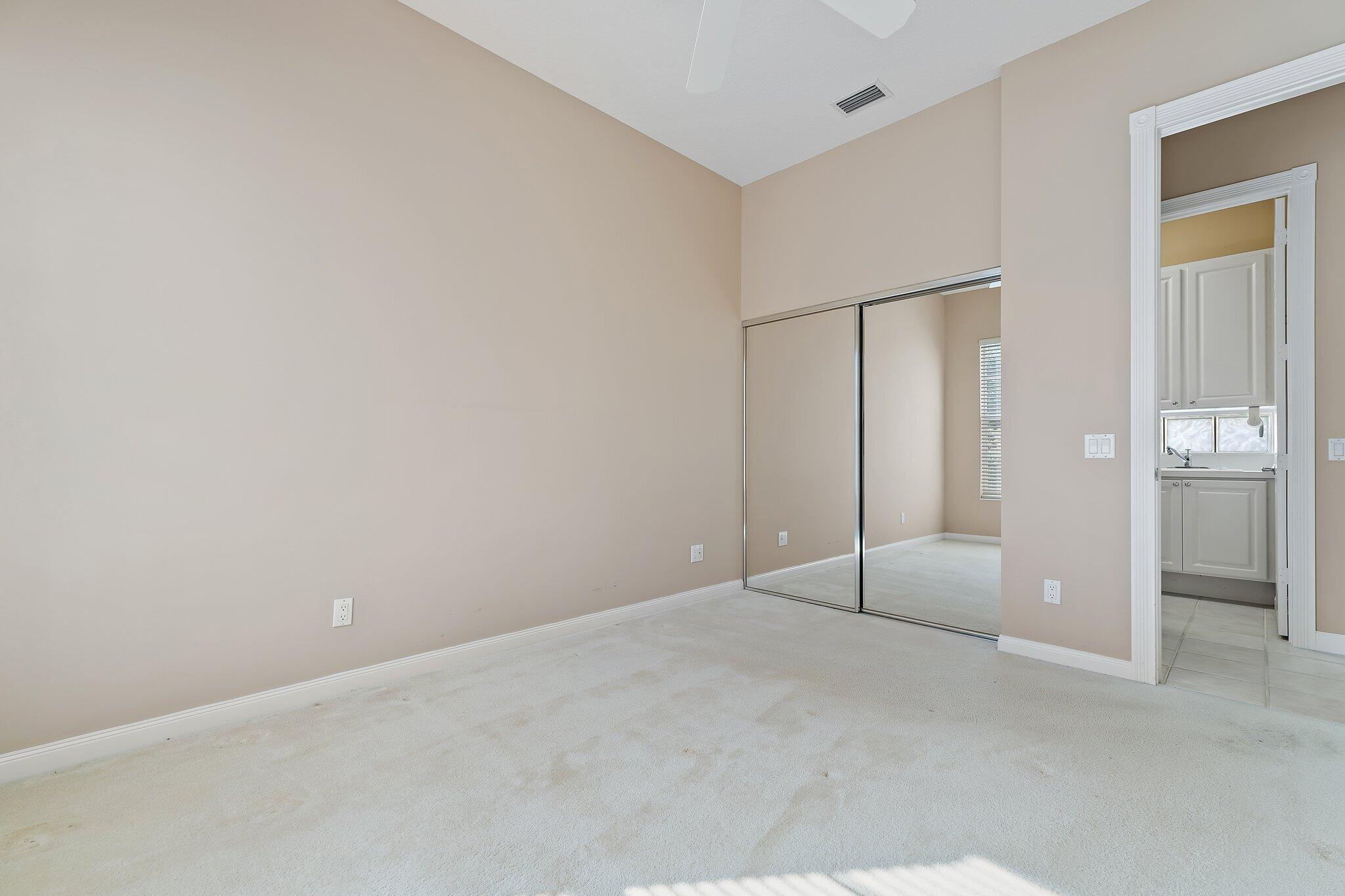 DOUBLE TREE - Residential Lease