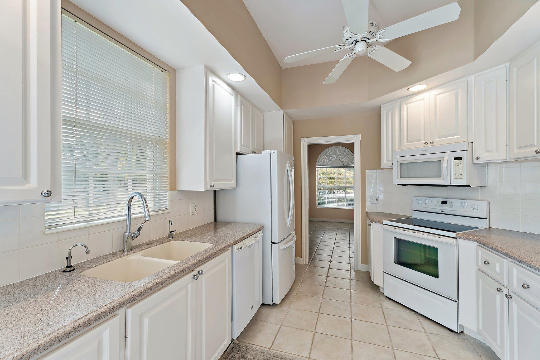 DOUBLE TREE - Residential Lease