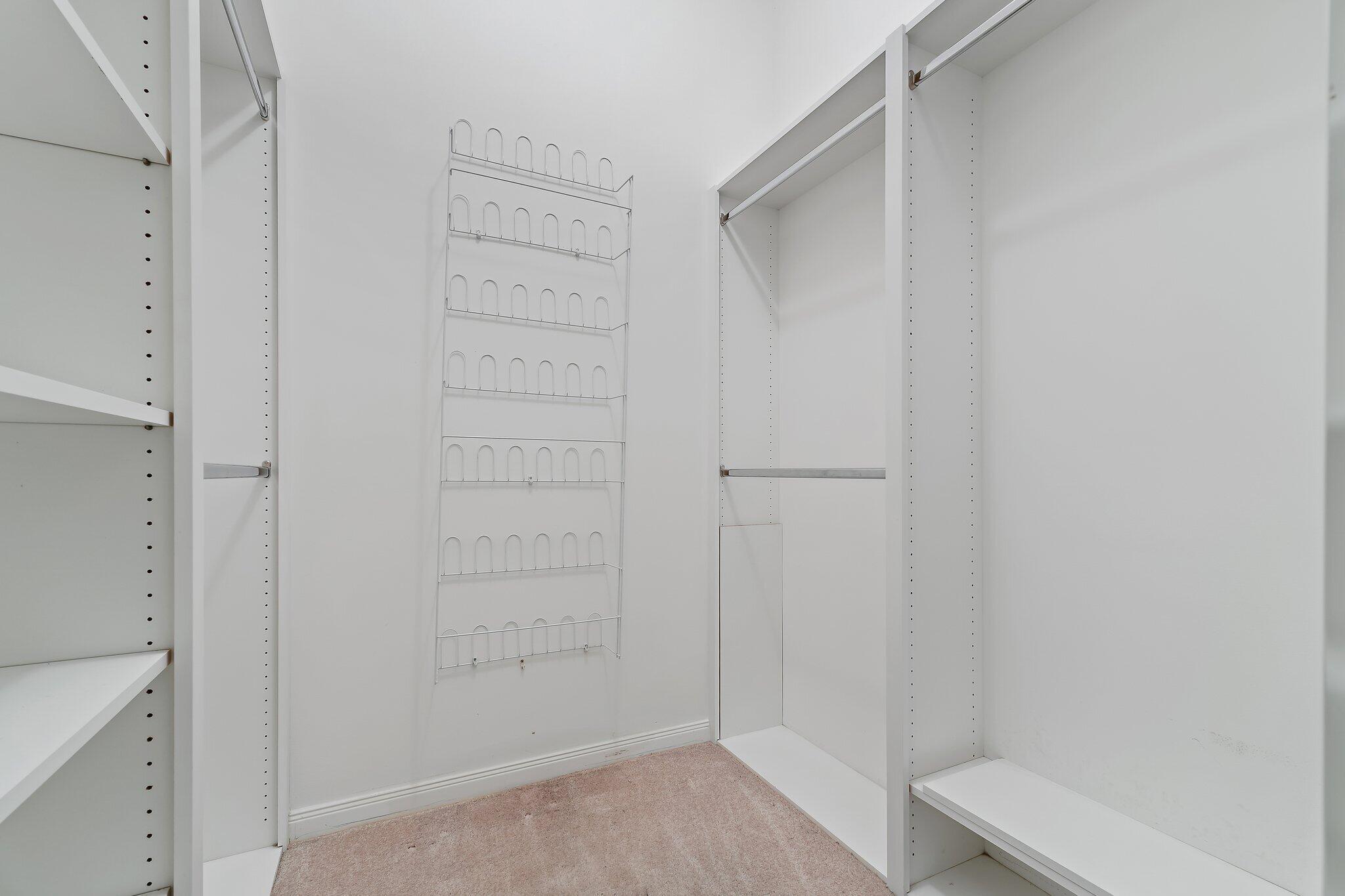 DOUBLE TREE - Residential Lease