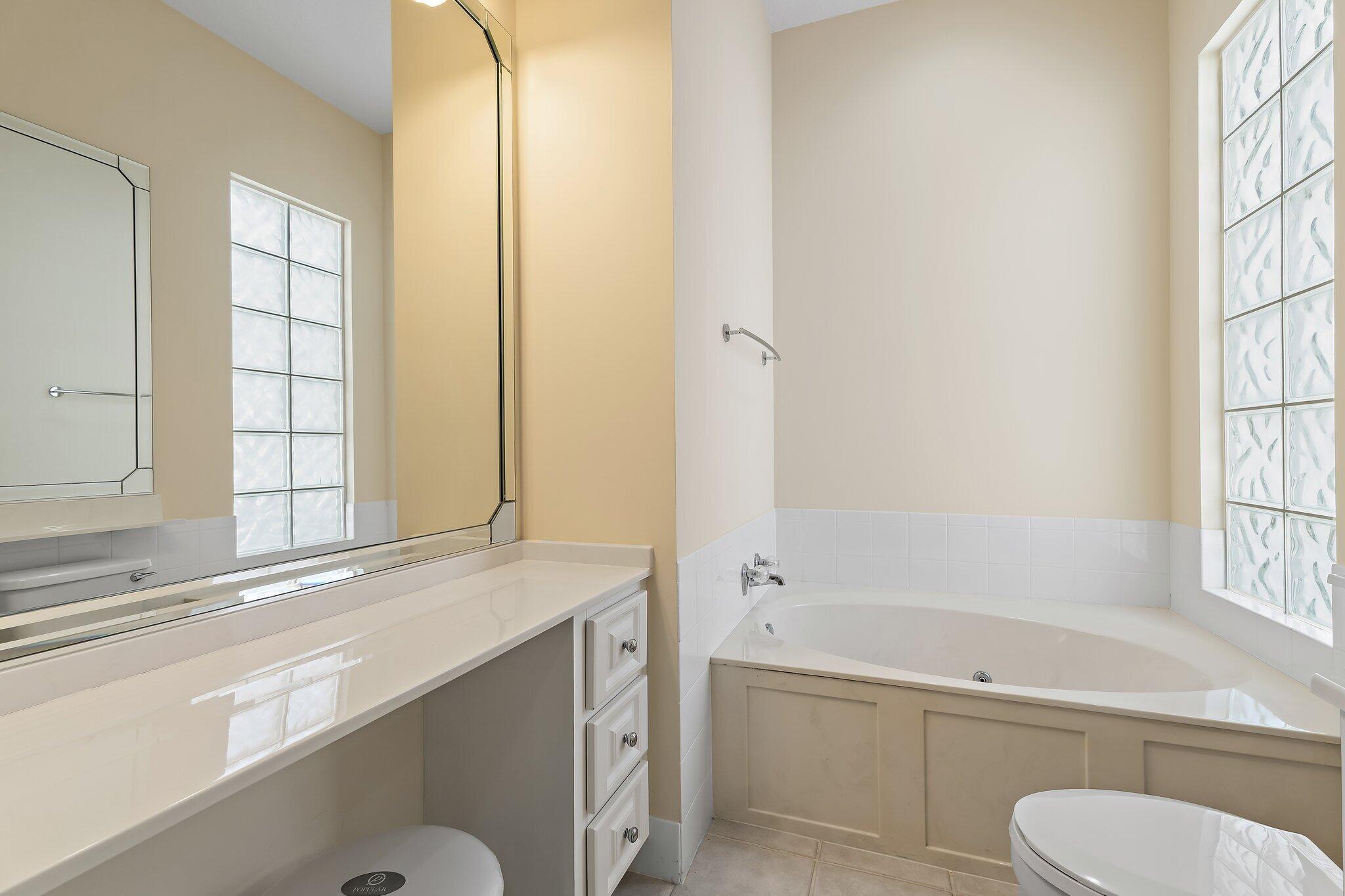 DOUBLE TREE - Residential Lease