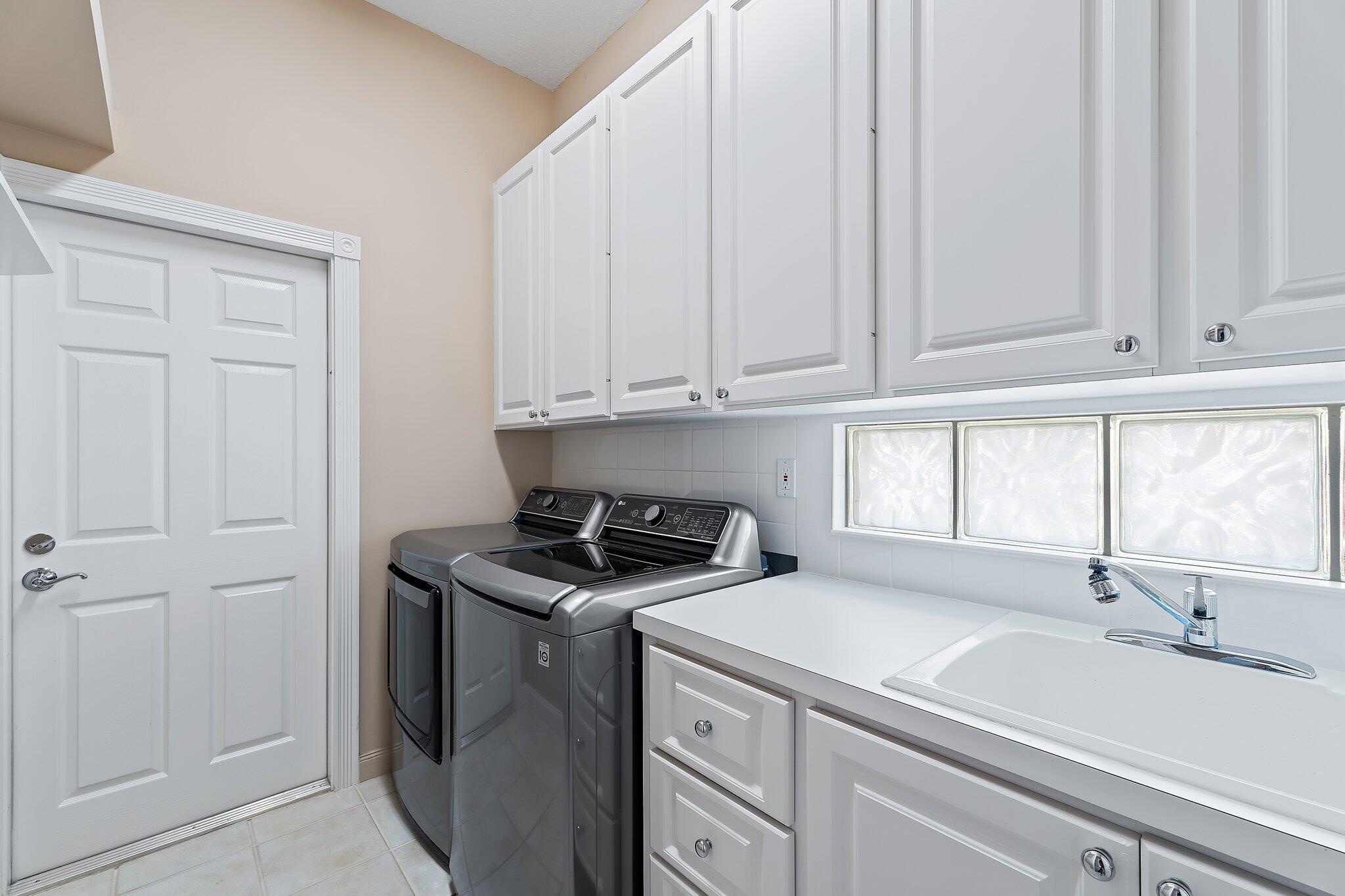 DOUBLE TREE - Residential Lease