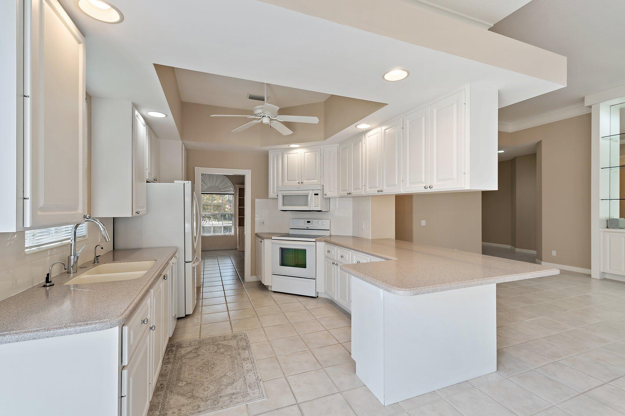 DOUBLE TREE - Residential Lease