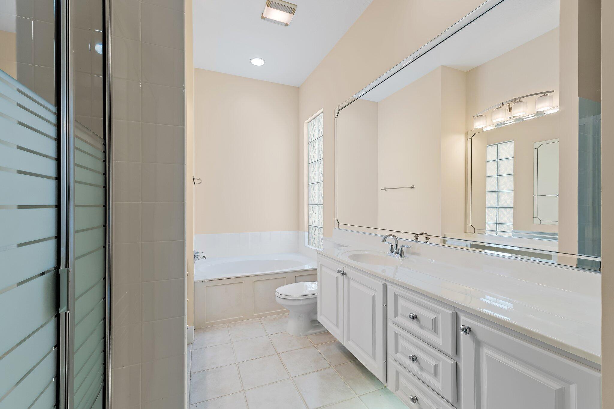 DOUBLE TREE - Residential Lease