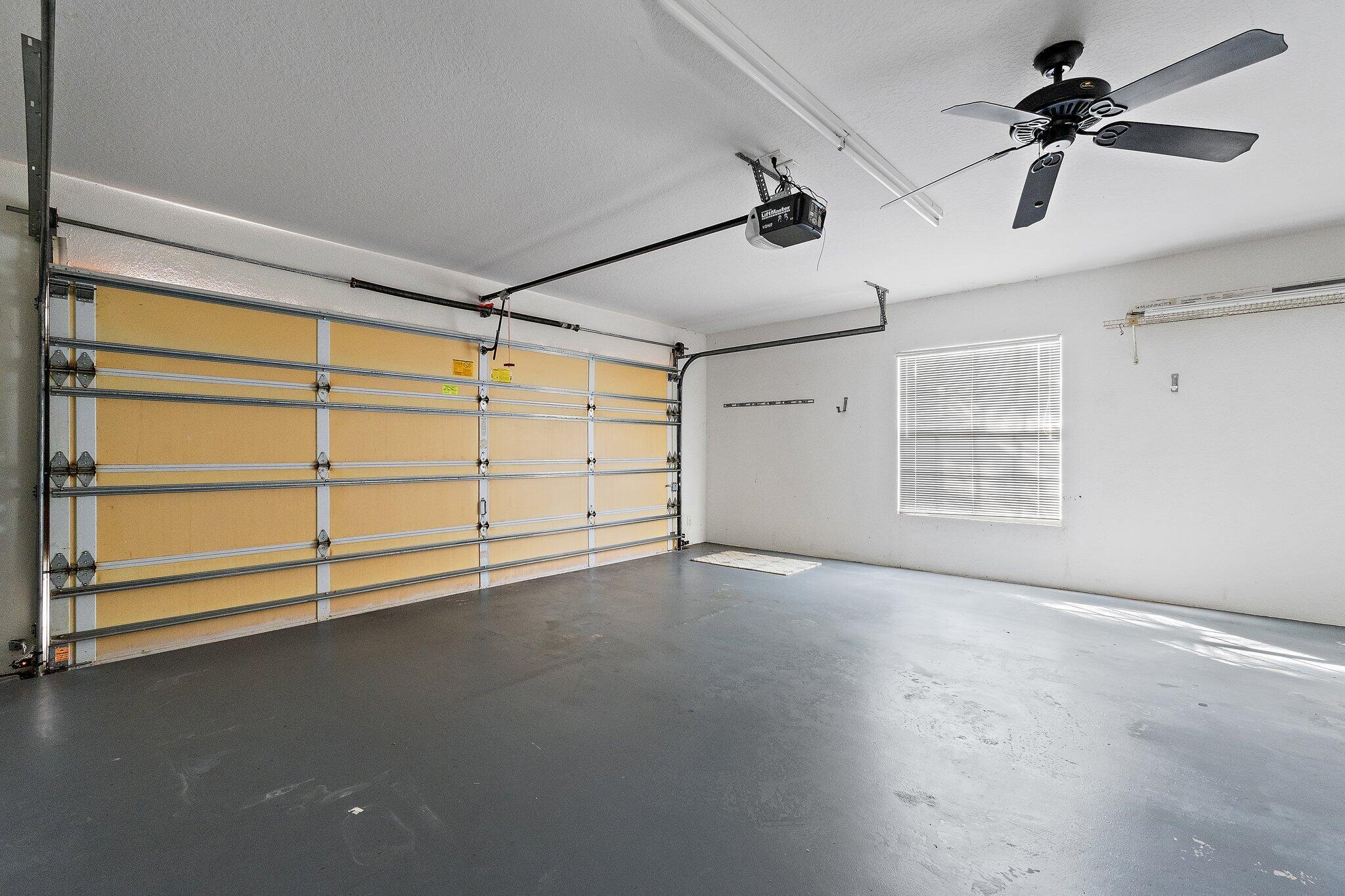 DOUBLE TREE - Residential Lease