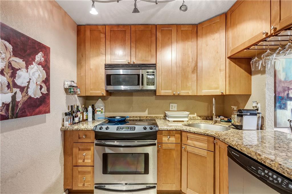 River Manor Condo - Residential